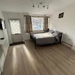 Daire Modern & Cozy Gem - 10min To Center - Parking *