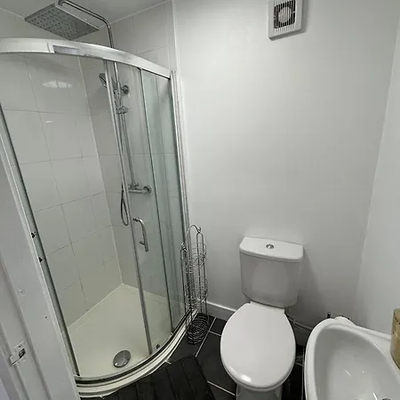 Modern & Cozy Gem - 10min To Center - Parking Apartment *